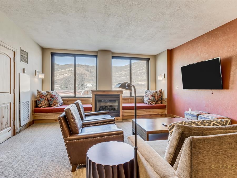 Grand Summit Drive Lofty Living